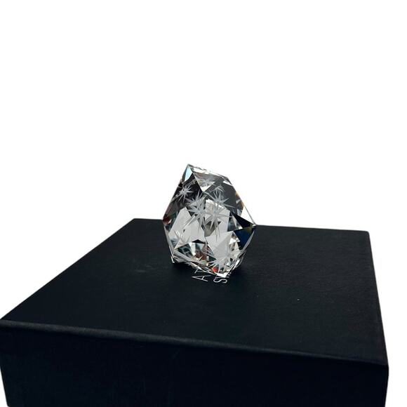 Swarovski Atelier Daniel Libeskind Standing Ornament Paperweight - Picture 2 of 11